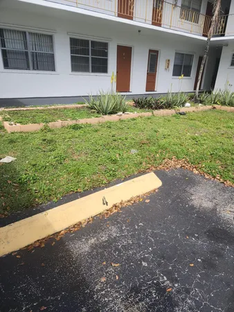 $1,500 | 1007 North 19th Avenue, Unit 4, Hollywood, FL 33020