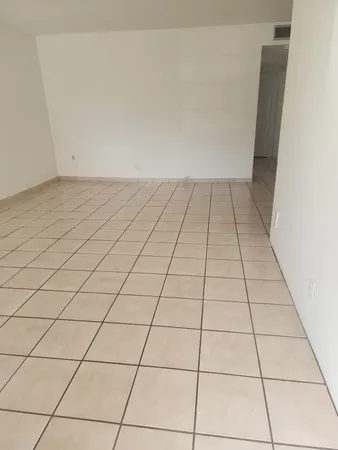 $1,500 | 1007 North 19th Avenue, Unit 4, Hollywood, FL 33020