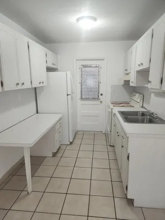 $1,500 | 1007 North 19th Avenue, Unit 4, Hollywood, FL 33020
