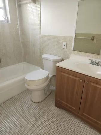 $1,500 | 1007 North 19th Avenue, Unit 4, Hollywood, FL 33020