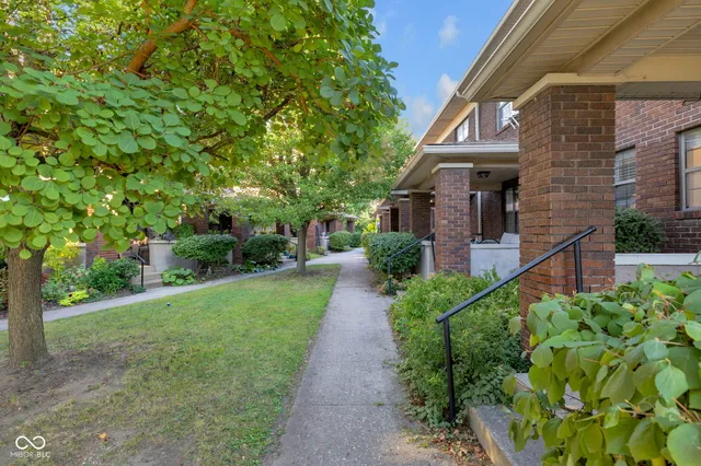 $205,000 | 530 Sutherland Avenue, Unit A, Indianapolis, IN 46205