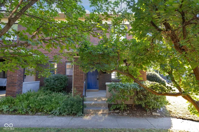 $205,000 | 530 Sutherland Avenue, Unit A, Indianapolis, IN 46205