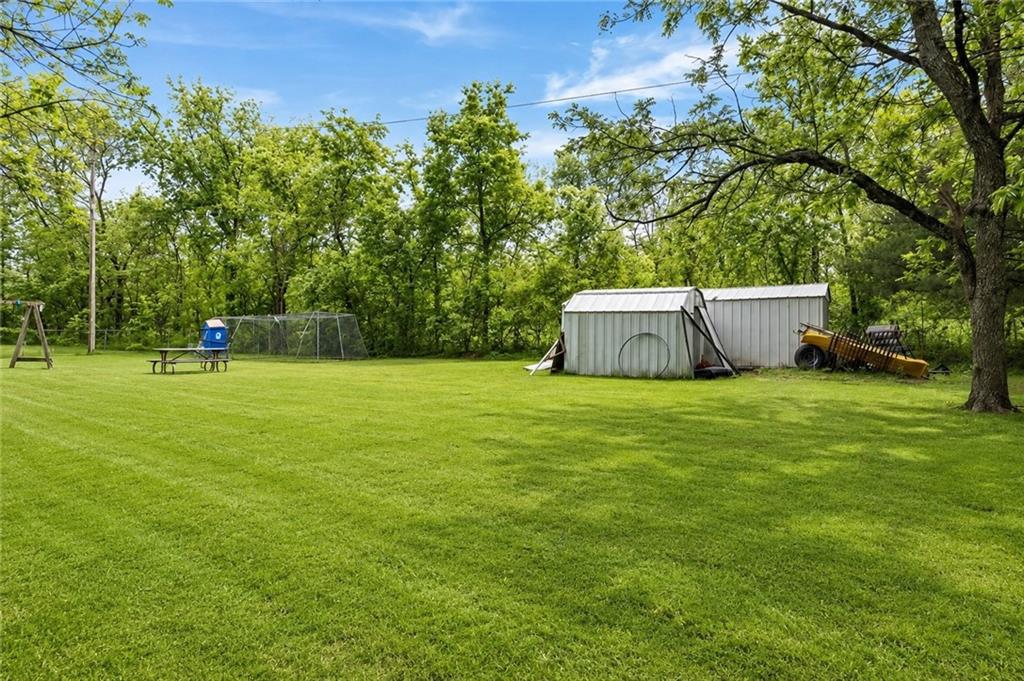 863 Kendall Road Peculiar, MO 64078 - Photo 7 of 29