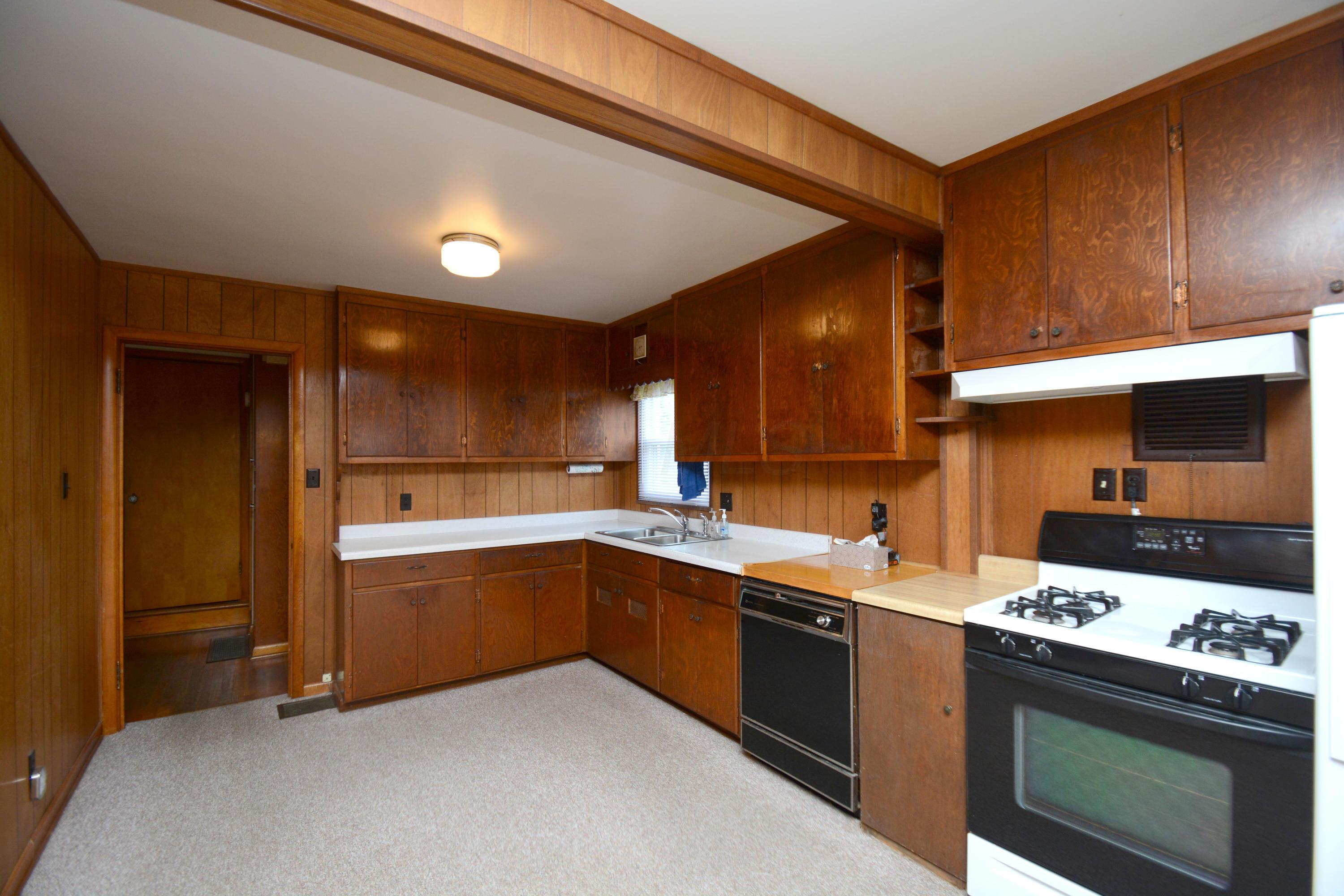 3382 Maize Road Columbus, OH 43224 - Photo 4 of 25 Gallery Image 4