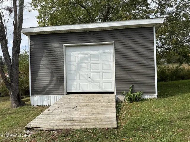 $169,900 | 152 Woodlawn Drive, Jamestown, TN 38556