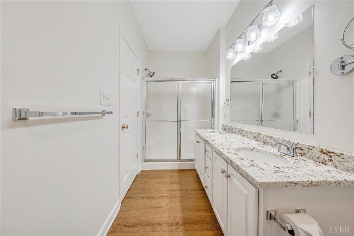 1137 Mariners Way, Unit 37 Huddleston, VA 24104 - Photo 12 of 80 New granite countertops!