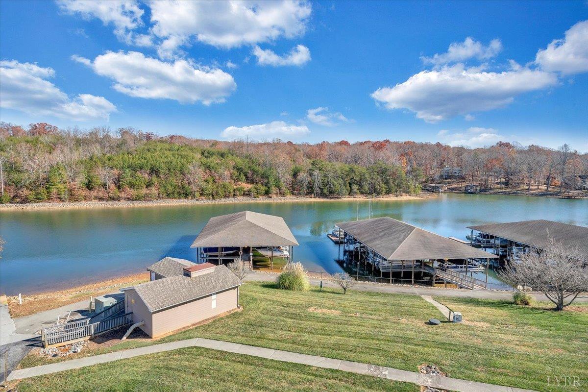 1137 Mariners Way, Unit 37 Huddleston, VA 24104 - Photo 24 of 80 Perfect place to float right outside your door! Docks are leased separately and offer easy access for your boat! Onsite boat storage and rentals are also available!