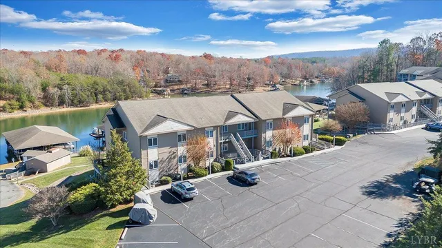 $424,000 | 1137 Mariners Way, Unit 37, Huddleston, VA 24104
