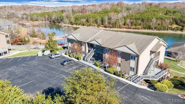 $424,000 | 1137 Mariners Way, Unit 37, Huddleston, VA 24104