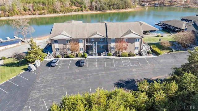 $424,000 | 1137 Mariners Way, Unit 37, Huddleston, VA 24104