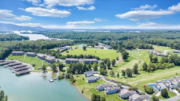 $415,000 | 1137 Mariners Way, Unit 37, Huddleston, VA 24104