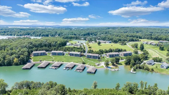 $424,000 | 1137 Mariners Way, Unit 37, Huddleston, VA 24104