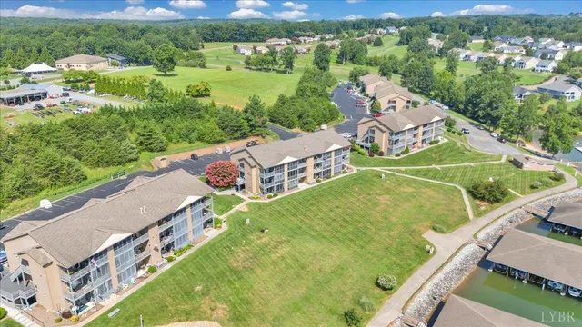 $424,000 | 1137 Mariners Way, Unit 37, Huddleston, VA 24104