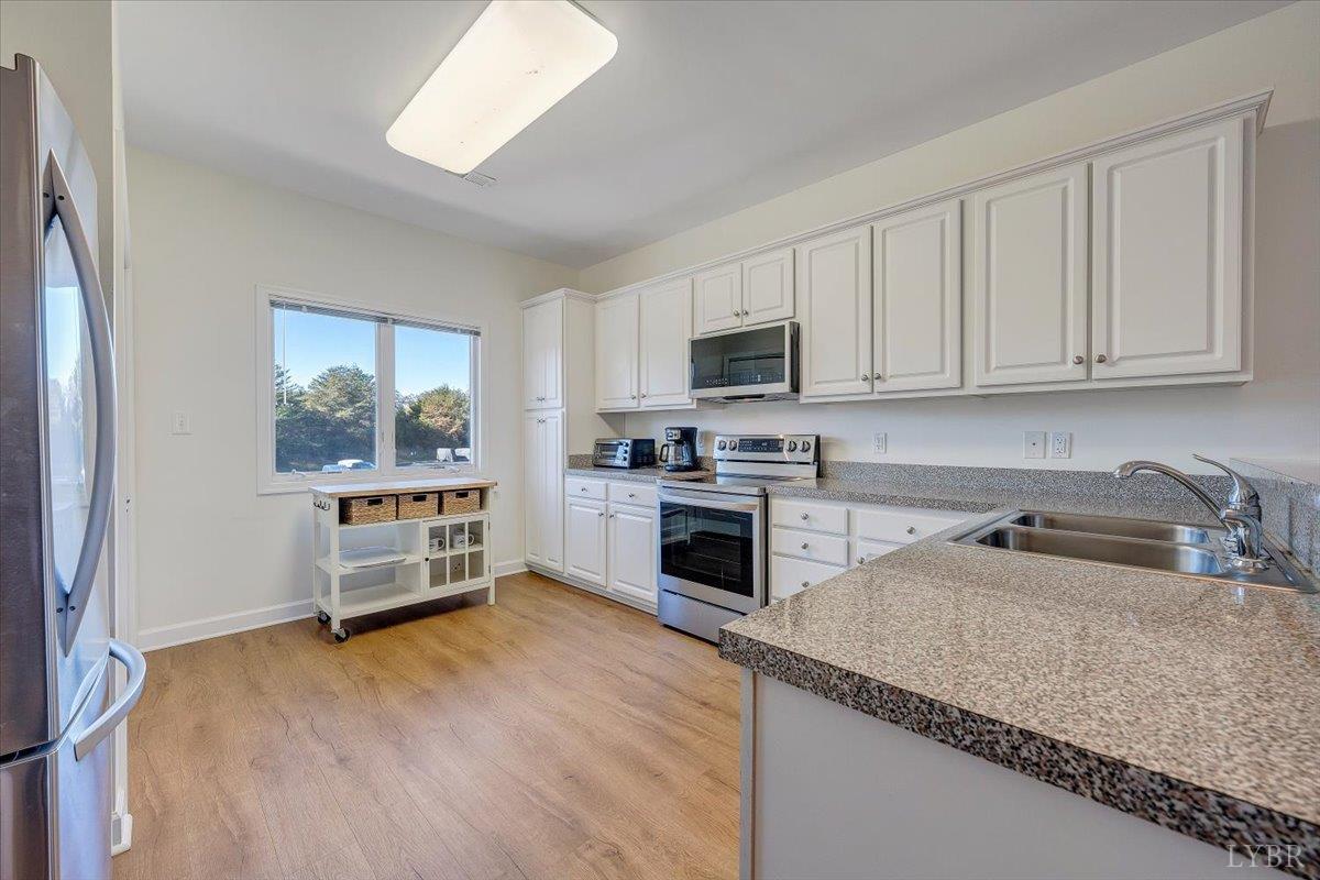 1137 Mariners Way, Unit 37 Huddleston, VA 24104 - Photo 5 of 80