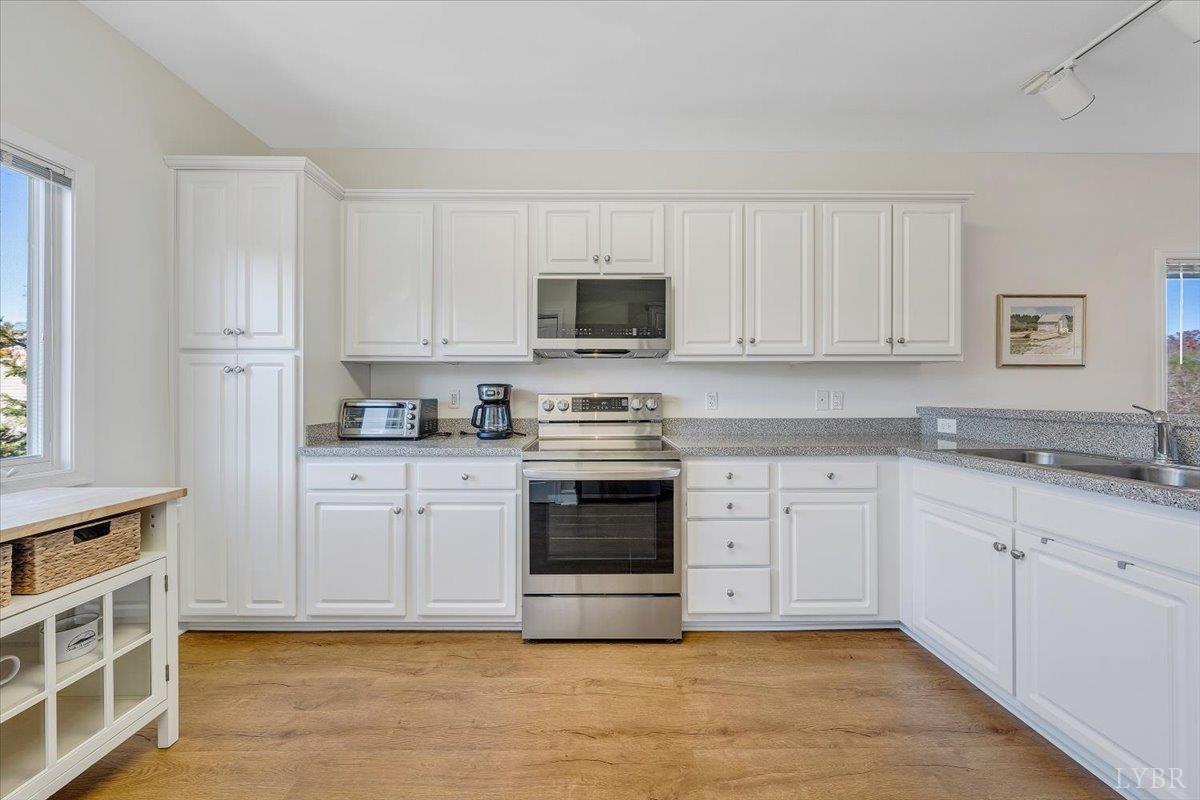 1137 Mariners Way, Unit 37 Huddleston, VA 24104 - Photo 6 of 80