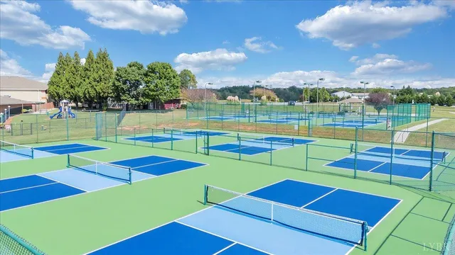 $424,000 | 1137 Mariners Way, Unit 37, Huddleston, VA 24104