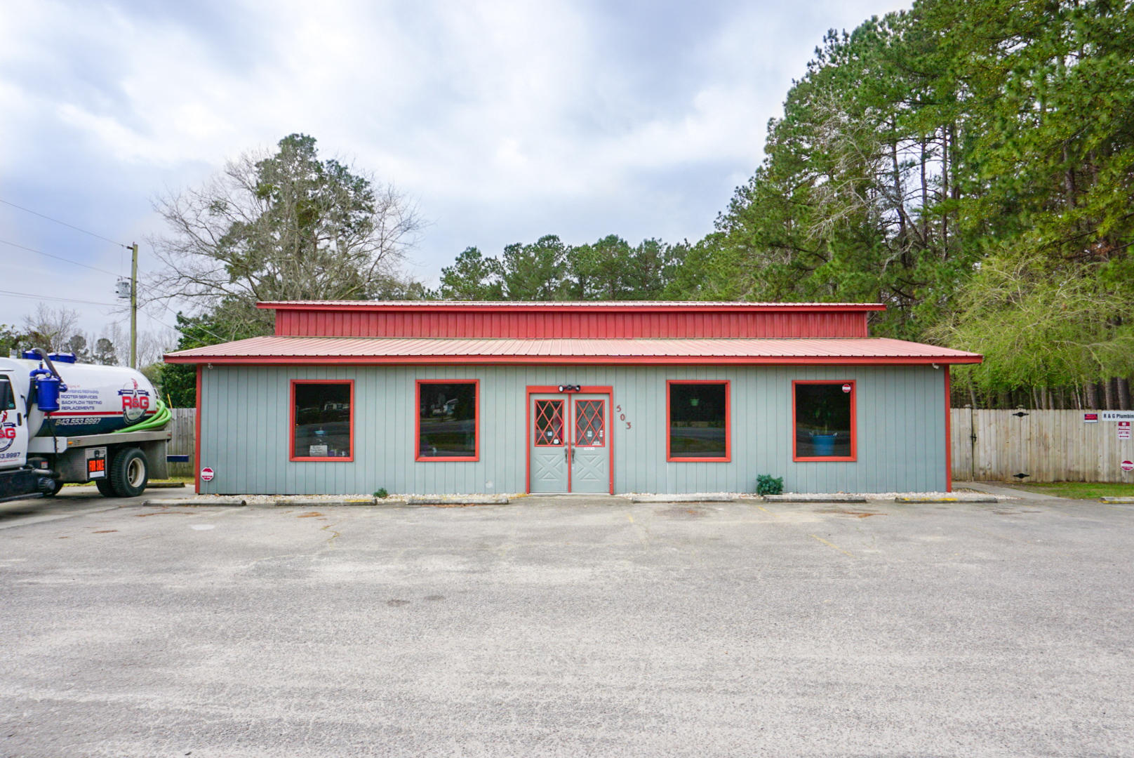 503 Myers Road Summerville, SC 29486 - Photo 3 of 39 Storefront