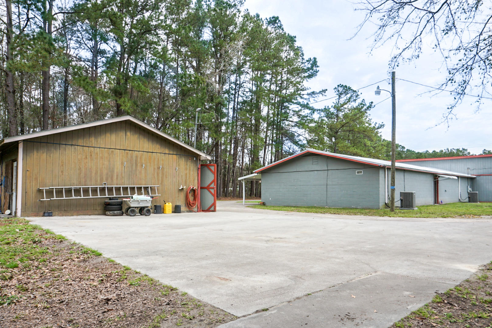 503 Myers Road Summerville, SC 29486 - Photo 27 of 39 Garage/Workshop
