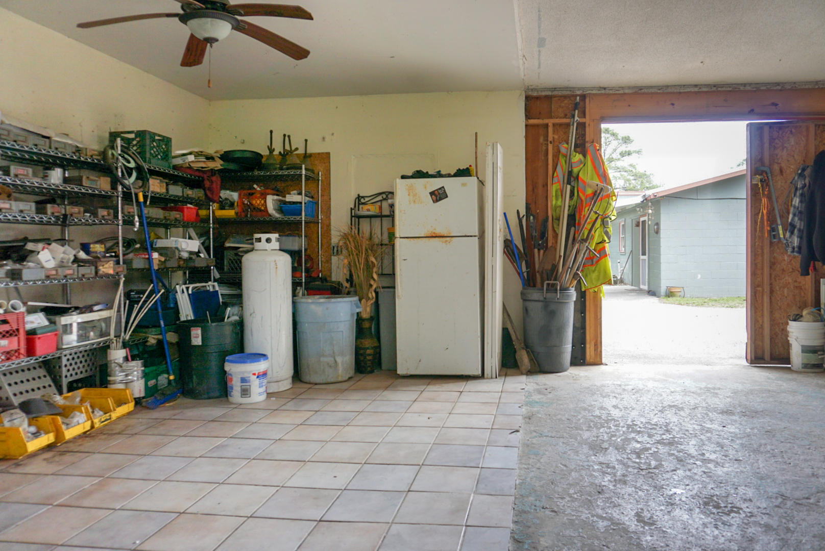 503 Myers Road Summerville, SC 29486 - Photo 30 of 39 Garage / Workshop