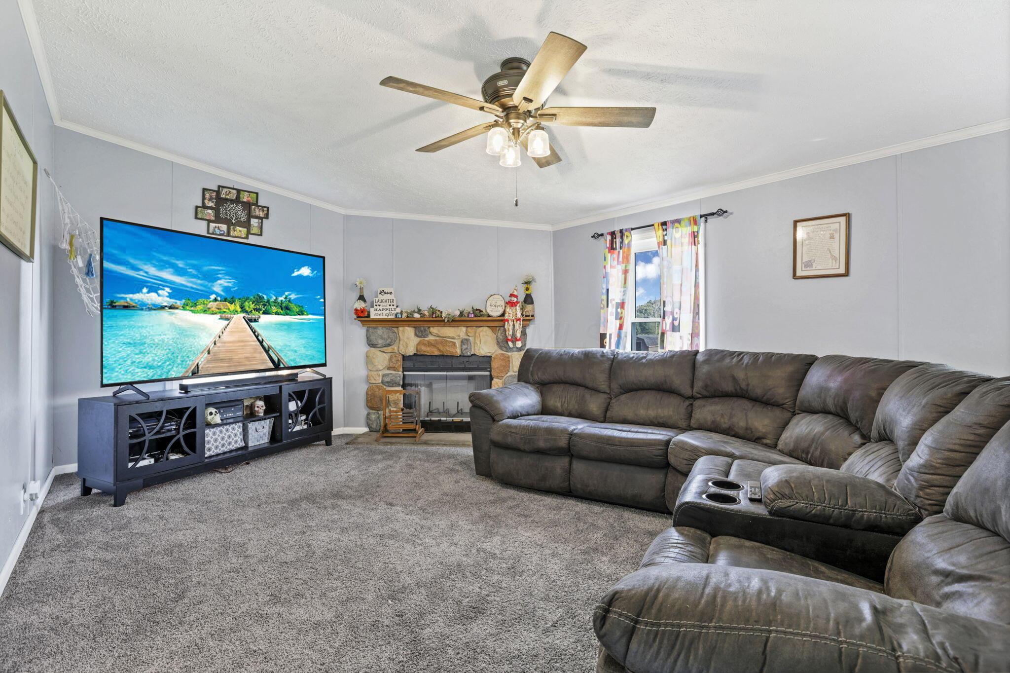 6895 Heigle Road Southwest Amanda, OH 43102 - Photo 22 of 61 Family Room