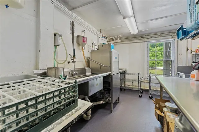 $1,745,000 | 3888-3904 Vermont Rte 7a, Arlington, VT 05250