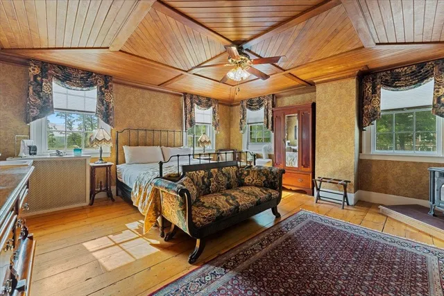 $1,745,000 | 3888-3904 Vermont Rte 7a, Arlington, VT 05250