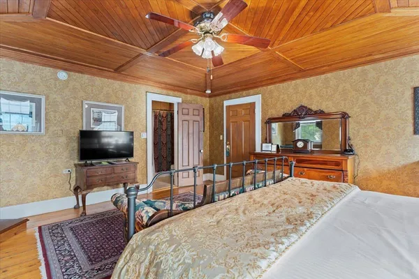 $1,595,000 | 3888-3904 Vermont Rte 7a, Arlington, VT 05250