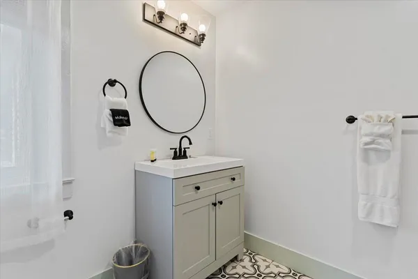 $1,595,000 | 3888-3904 Vermont Rte 7a, Arlington, VT 05250