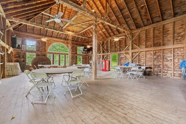 $1,745,000 | 3888-3904 Vermont Rte 7a, Arlington, VT 05250