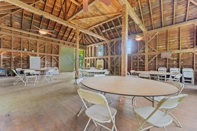 $1,745,000 | 3888-3904 Vermont Rte 7a, Arlington, VT 05250