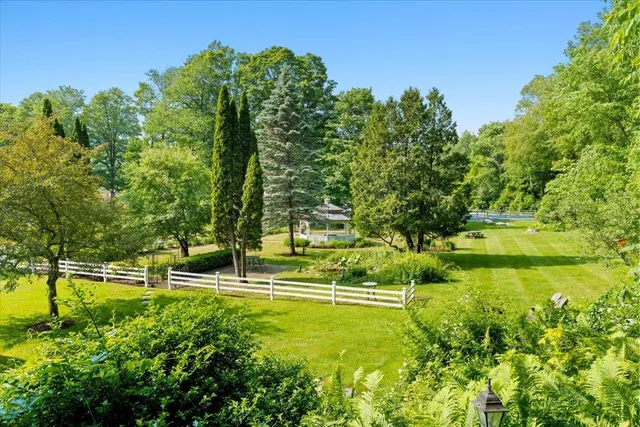 $1,745,000 | 3888-3904 Vermont Rte 7a, Arlington, VT 05250