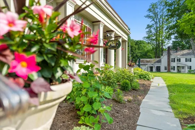 $1,745,000 | 3888-3904 Vermont Rte 7a, Arlington, VT 05250