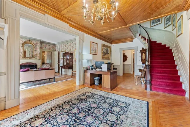 $1,745,000 | 3888-3904 Vermont Rte 7a, Arlington, VT 05250