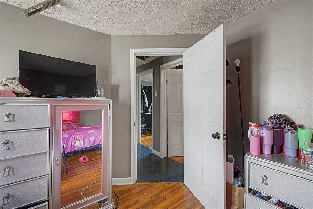 23 Jenness Street Springfield, MA 01104 - Photo 8 of 25