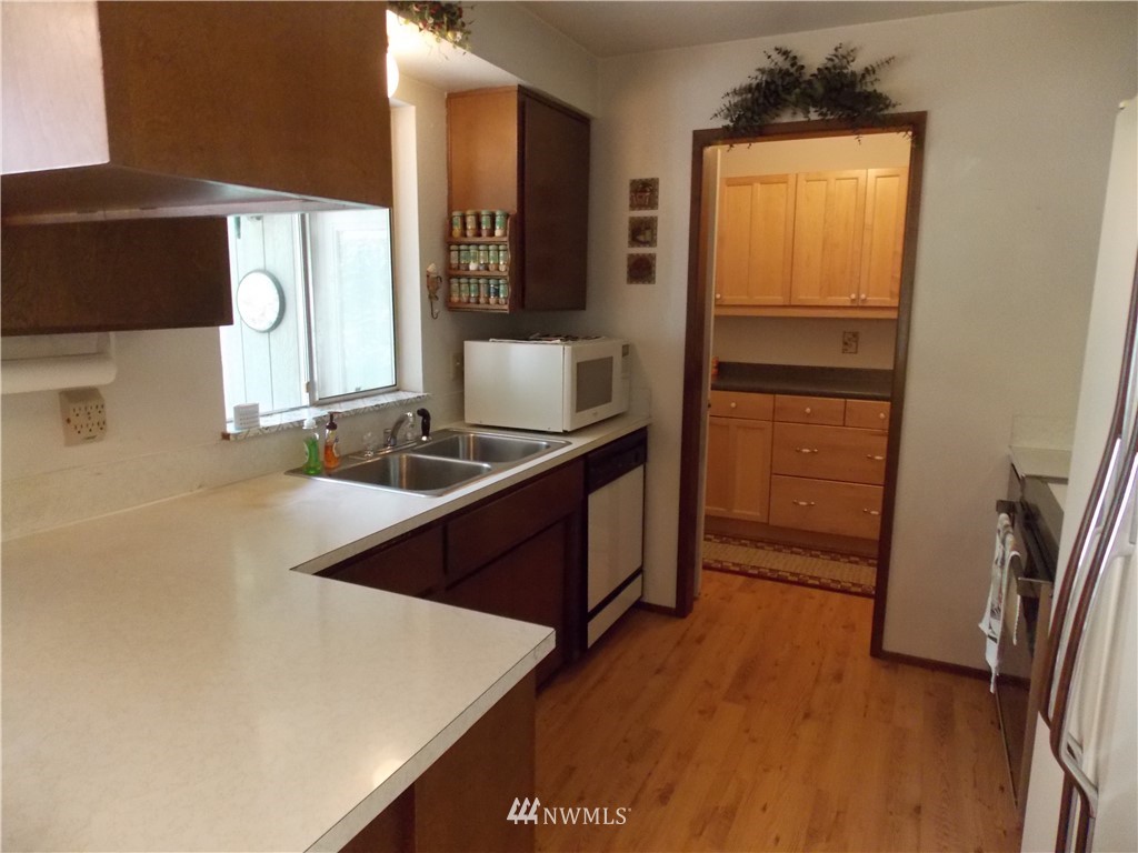 15247 Runyon Road Southeast Rainier, WA 98576 - Photo 14 of 25