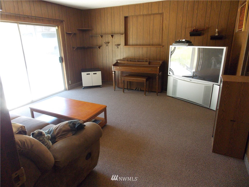 15247 Runyon Road Southeast Rainier, WA 98576 - Photo 8 of 25