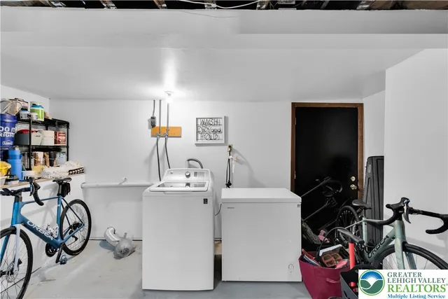 a view of a storage & utility room