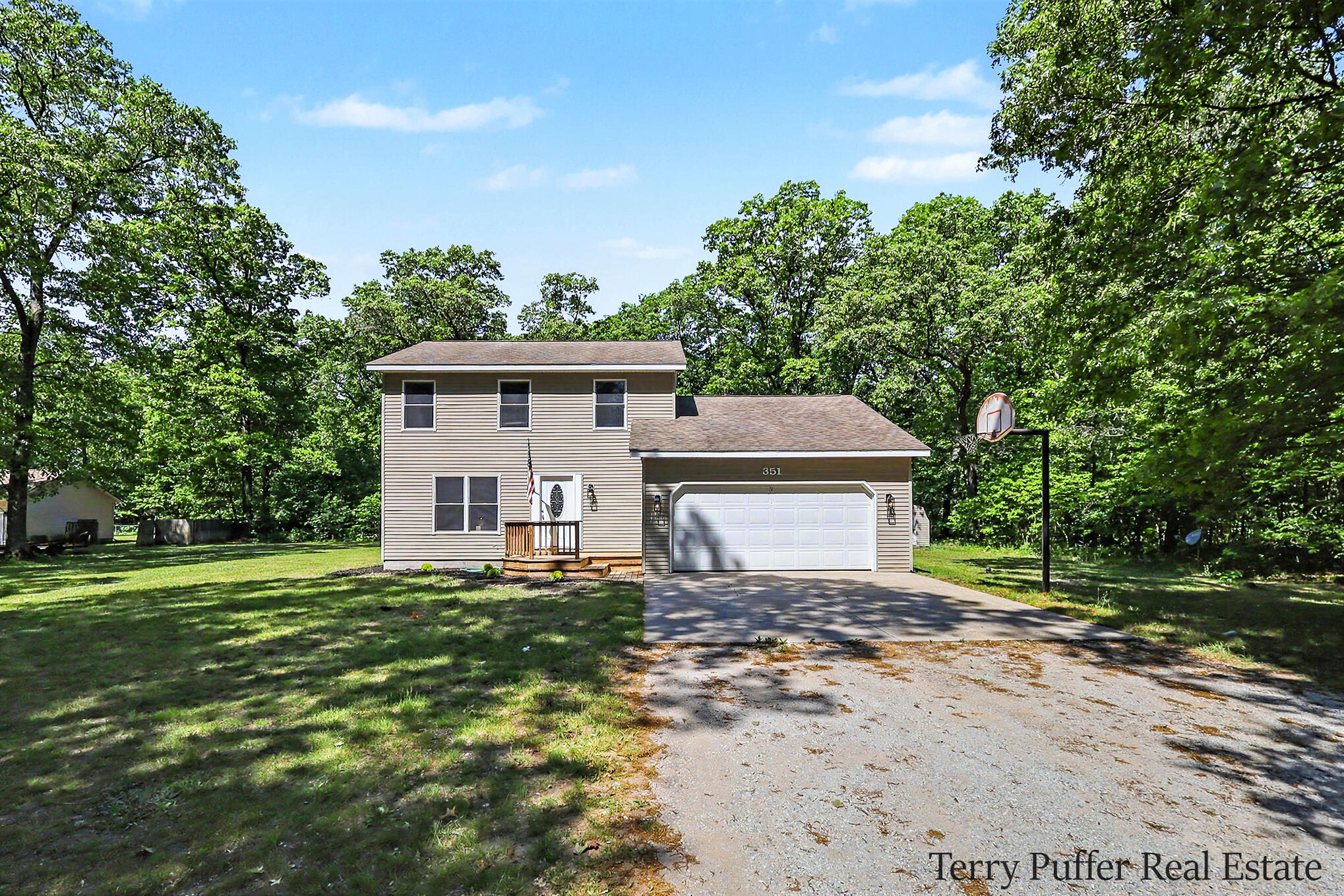 351 North Hilton Park Road Muskegon, MI 49442 - Photo 2 of 35 IMG_1727