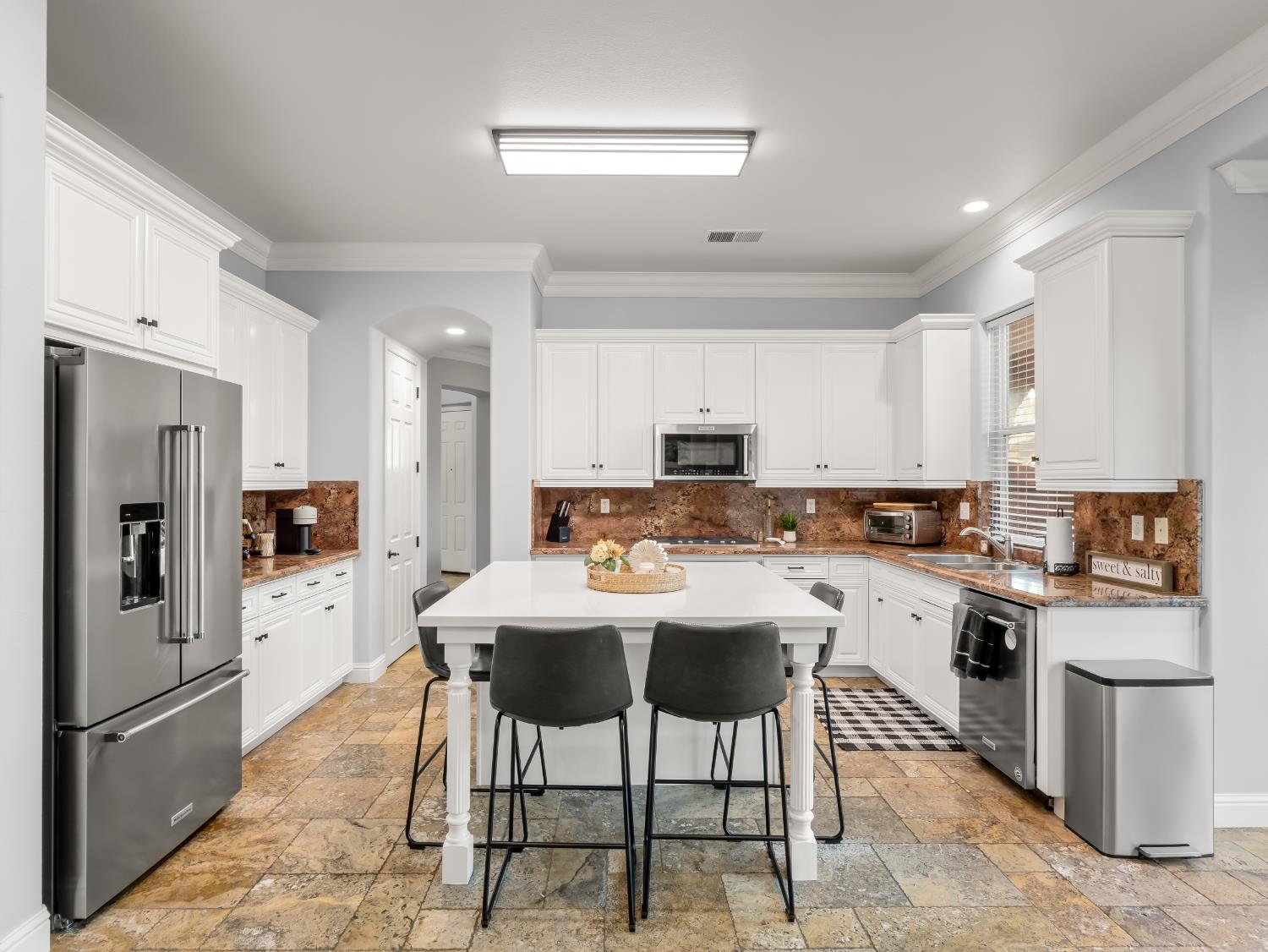 1152 Lester Avenue Clovis, CA 93619 - Photo 17 of 68