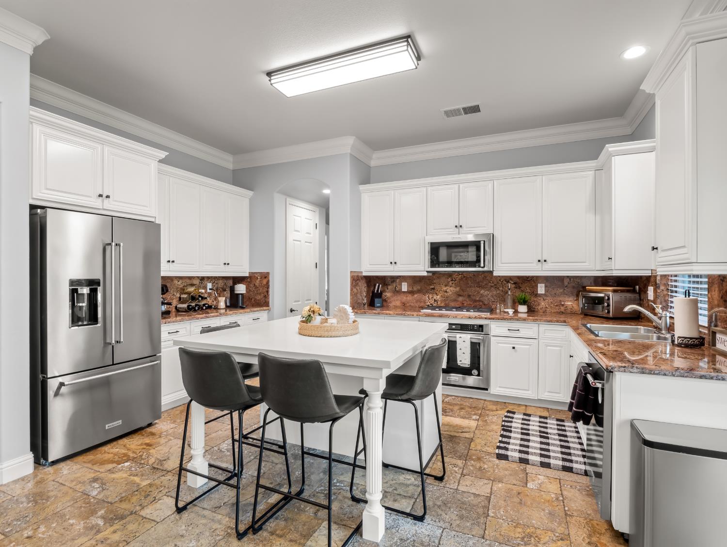 1152 Lester Avenue Clovis, CA 93619 - Photo 20 of 68