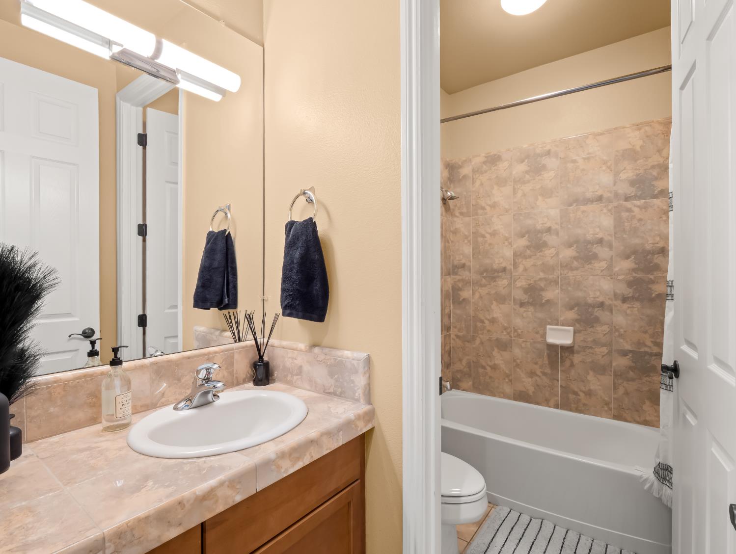 1152 Lester Avenue Clovis, CA 93619 - Photo 25 of 68