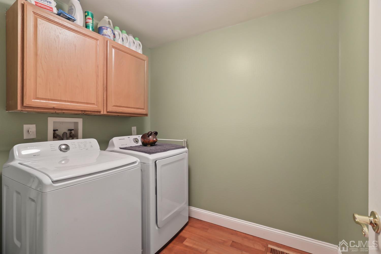 39 Loveman Road Cream Ridge, NJ 08514 - Photo 35 of 73 a utility room with dryer and washer