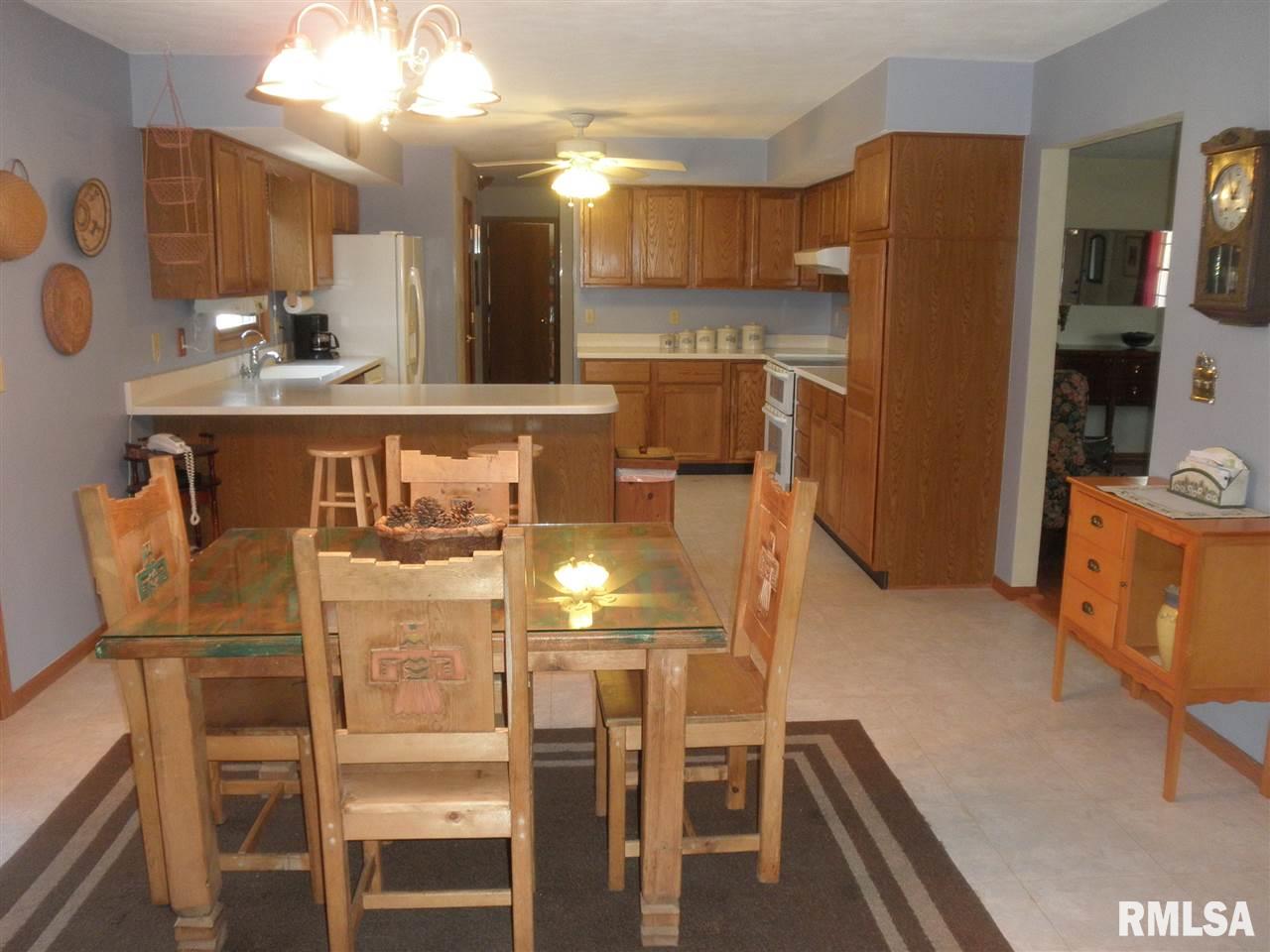 5307 North Rothmere Drive Peoria, IL 61615 - Photo 2 of 6