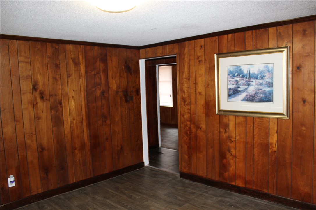 302 Trussel View Road Anderson, SC 29625 - Photo 13 of 36 Living Room
