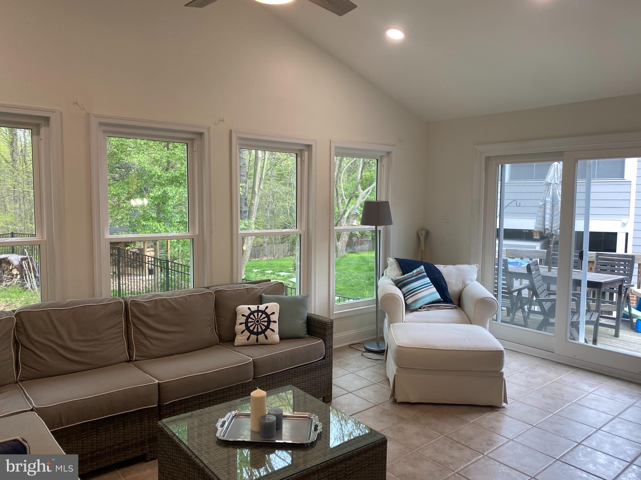 7705 Carrleigh Parkway Springfield, VA 22152 - Photo 5 of 31