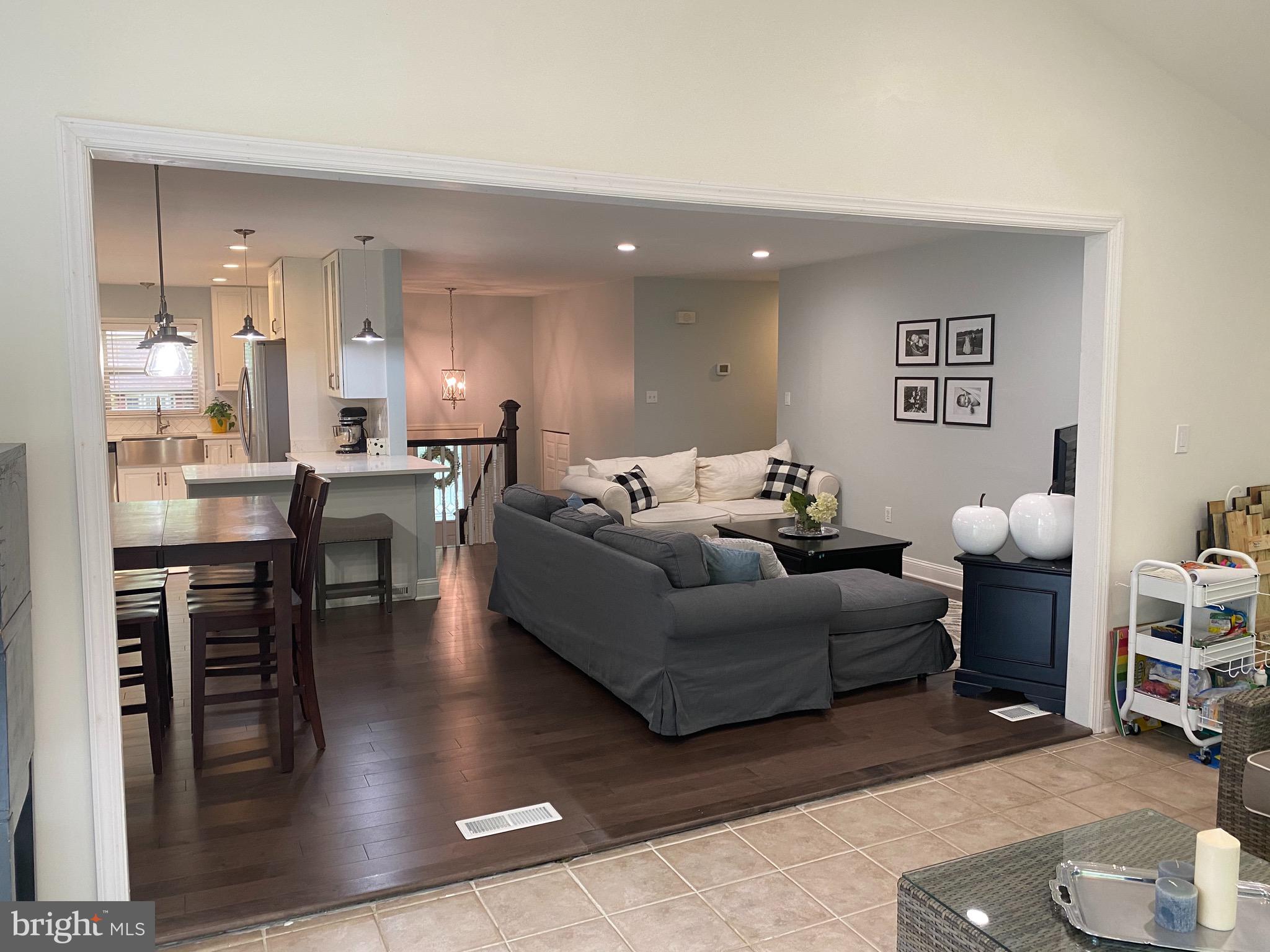 7705 Carrleigh Parkway Springfield, VA 22152 - Photo 7 of 31