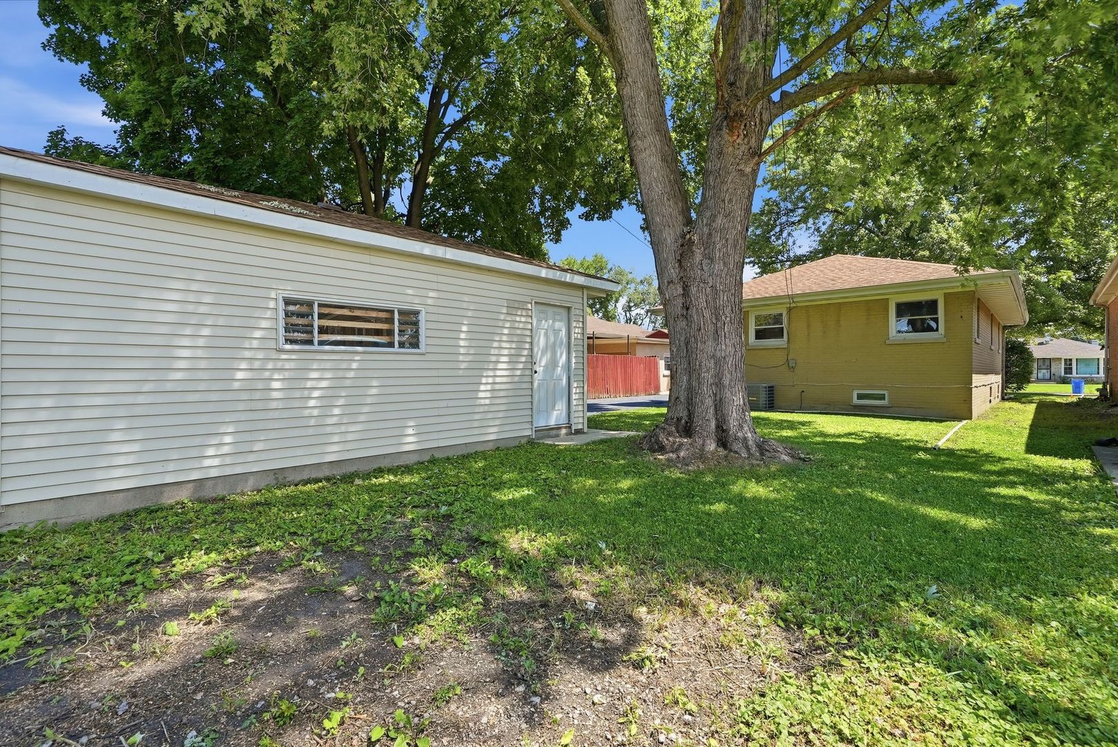 532 Clayton Road Hillside, IL 60162 - Photo 8 of 36