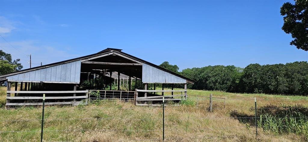 1651 Desvoignes Road Denison, TX 75021 - Photo 6 of 10 Gallery Image 6