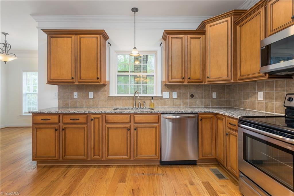 5528 Salem View Road Pfafftown, NC 27040 - Photo 11 of 40