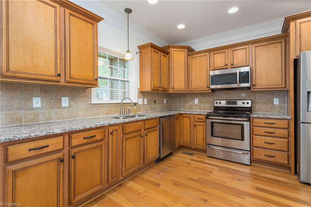 5528 Salem View Road Pfafftown, NC 27040 - Photo 10 of 40